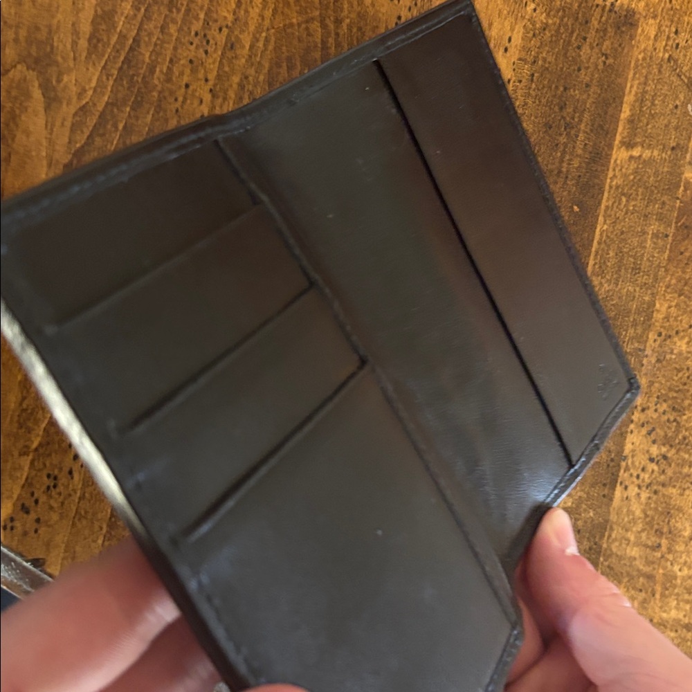 Gucci Black Embossed Leather Card Holder - Picture 6 of 6